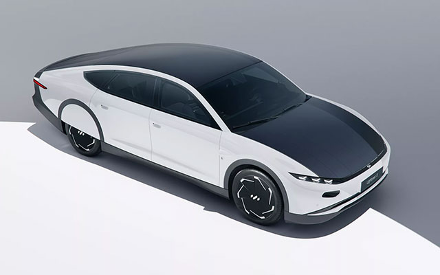 New Electric Vehicle with Large Solar Panel “Lightyear 0
